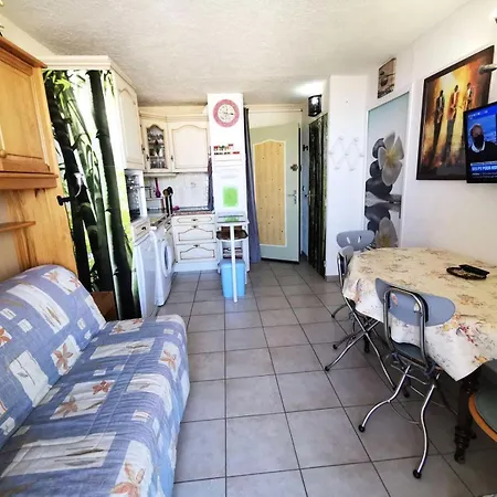 Apartment Le Carlton - 2 Pieces 5 Couchages Port Leucate. Ref: 2car_442a Mae-5604