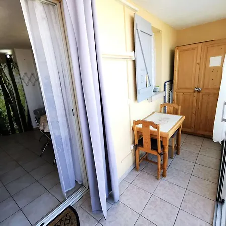 Apartment Le Carlton - 2 Pieces 5 Couchages Port Leucate. Ref: 2car_442a Mae-5604